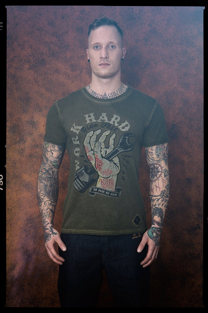 King Kerosin - Oil Washed Print T-Shirt im Used Look «Work Hard»