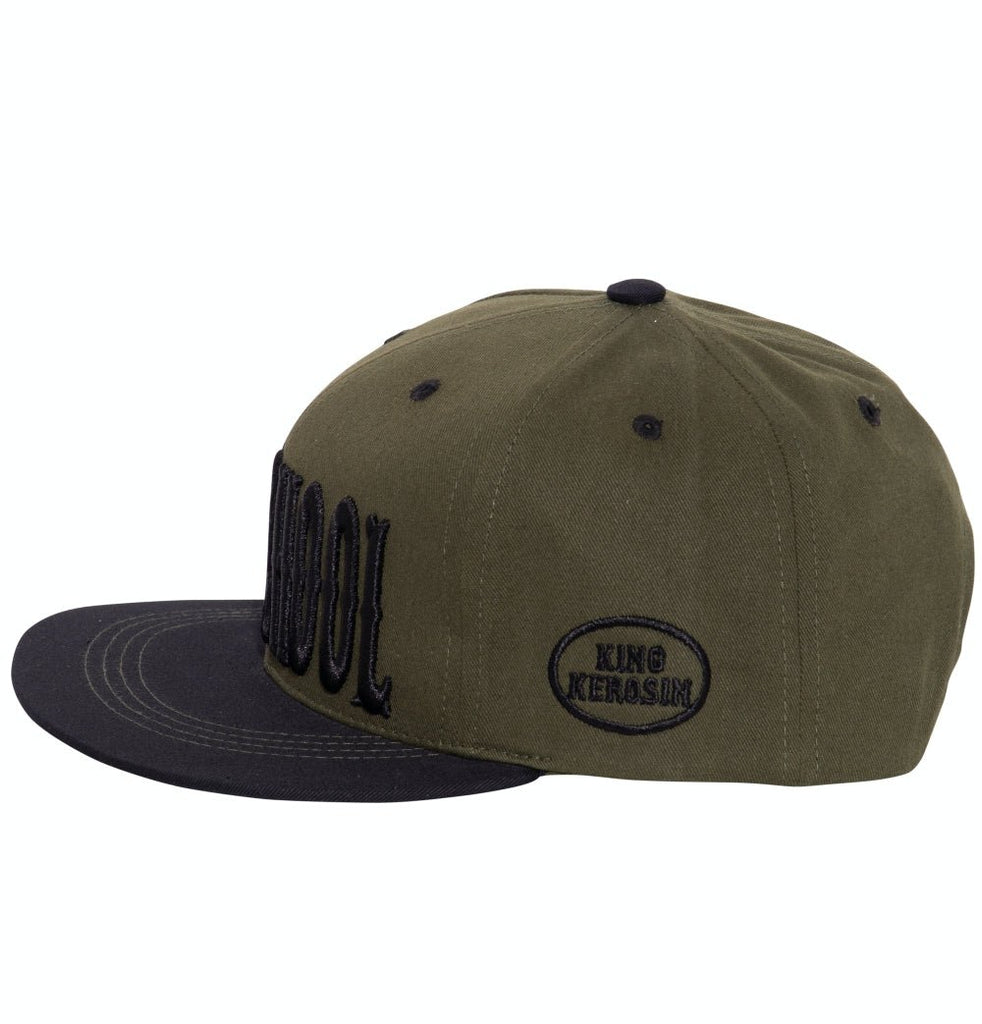 King Kerosin - Snapback Cap mit Frontstickerei und Print auf der Schirmunterseite «Oldschool»