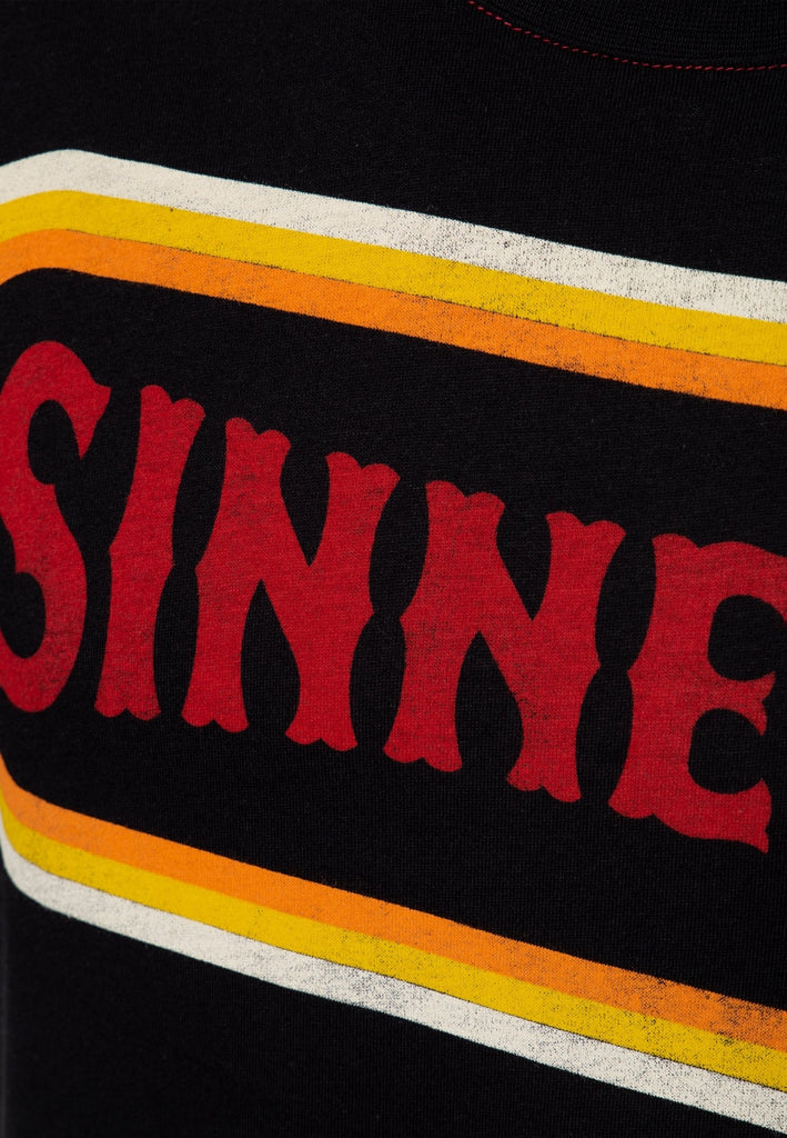 King Kerosin - Statement T-Shirt mit farbigen Absteppungen «SINNERS - fuck all»