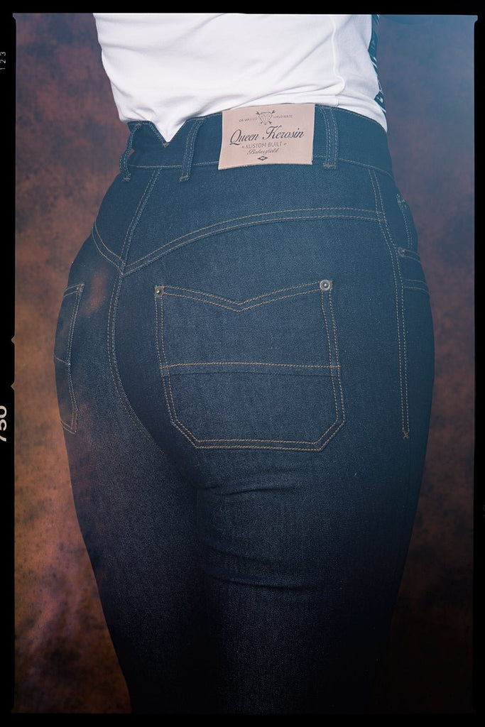 Queen Kerosin - High Waist Jeanshose im 5 Pocket Design «Betty»